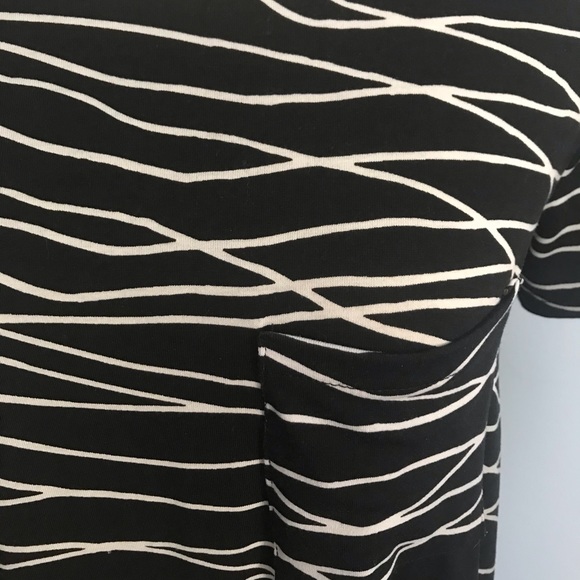 🎉HP🎉 LuLaRoe Black/White Printed Carly Swing Dress - Picture 2 of 5